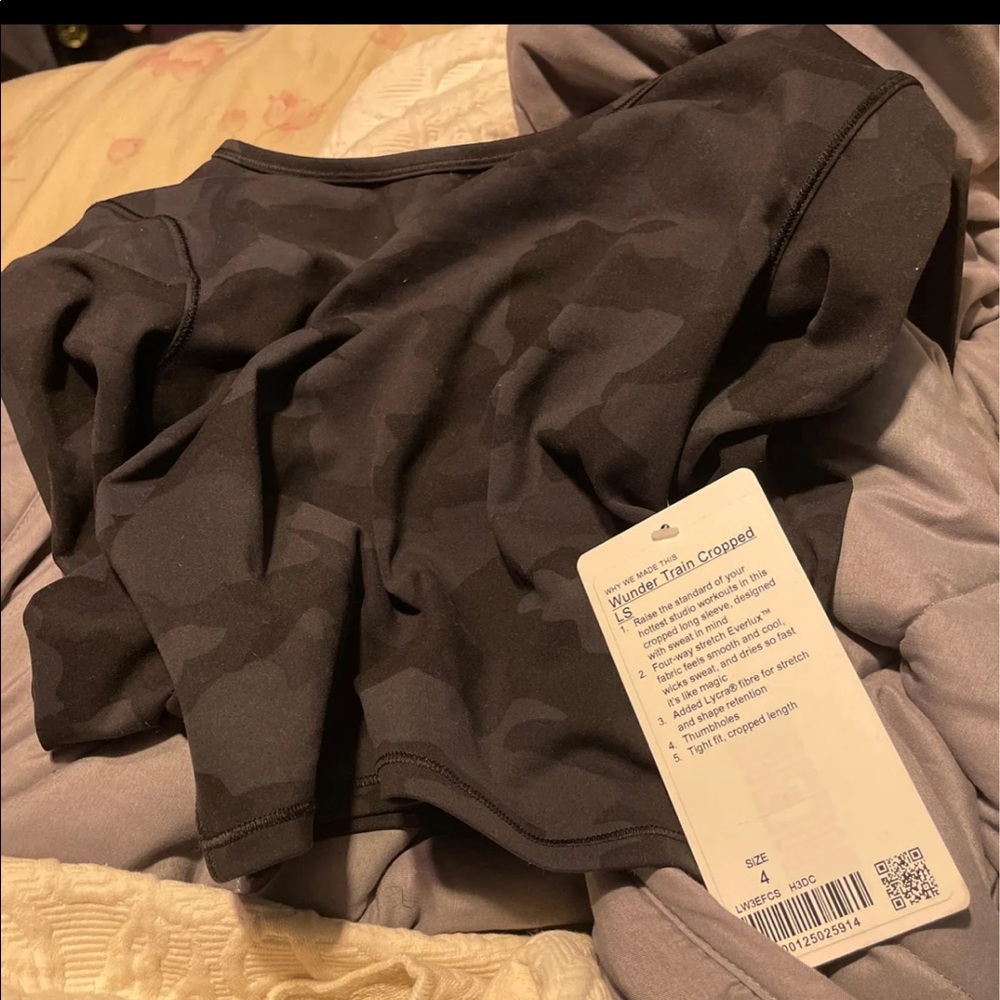 Lululemon NWT Wunder LS Train Crop Black Camo Size 4